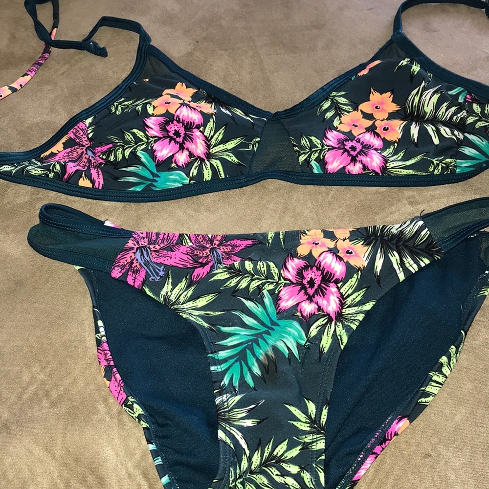 Women’s swimsuit 🩱